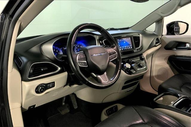 2020 Chrysler Pacifica Vehicle Photo in Kansas City, MO 64114