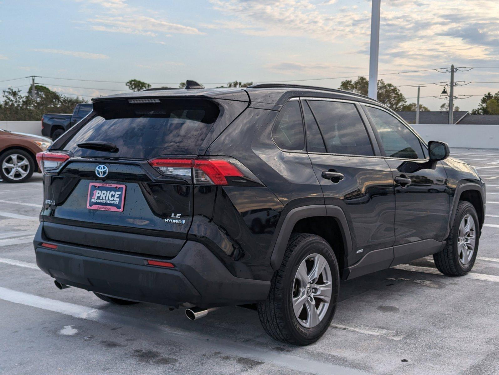 2022 Toyota RAV4 Vehicle Photo in Ft. Myers, FL 33907