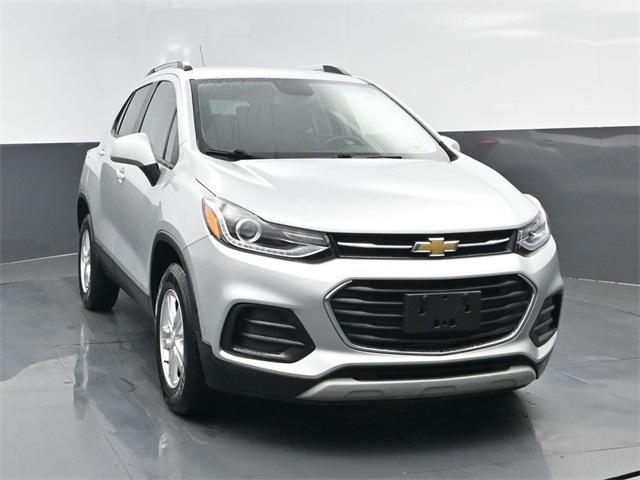 Used 2021 Chevrolet Trax LT with VIN KL7CJPSM1MB372537 for sale in Whitehall, WV