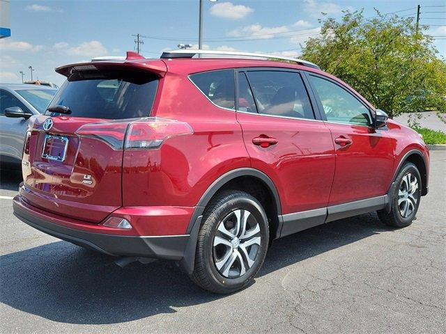 2018 Toyota RAV4 Vehicle Photo in LANCASTER, PA 17601-0000