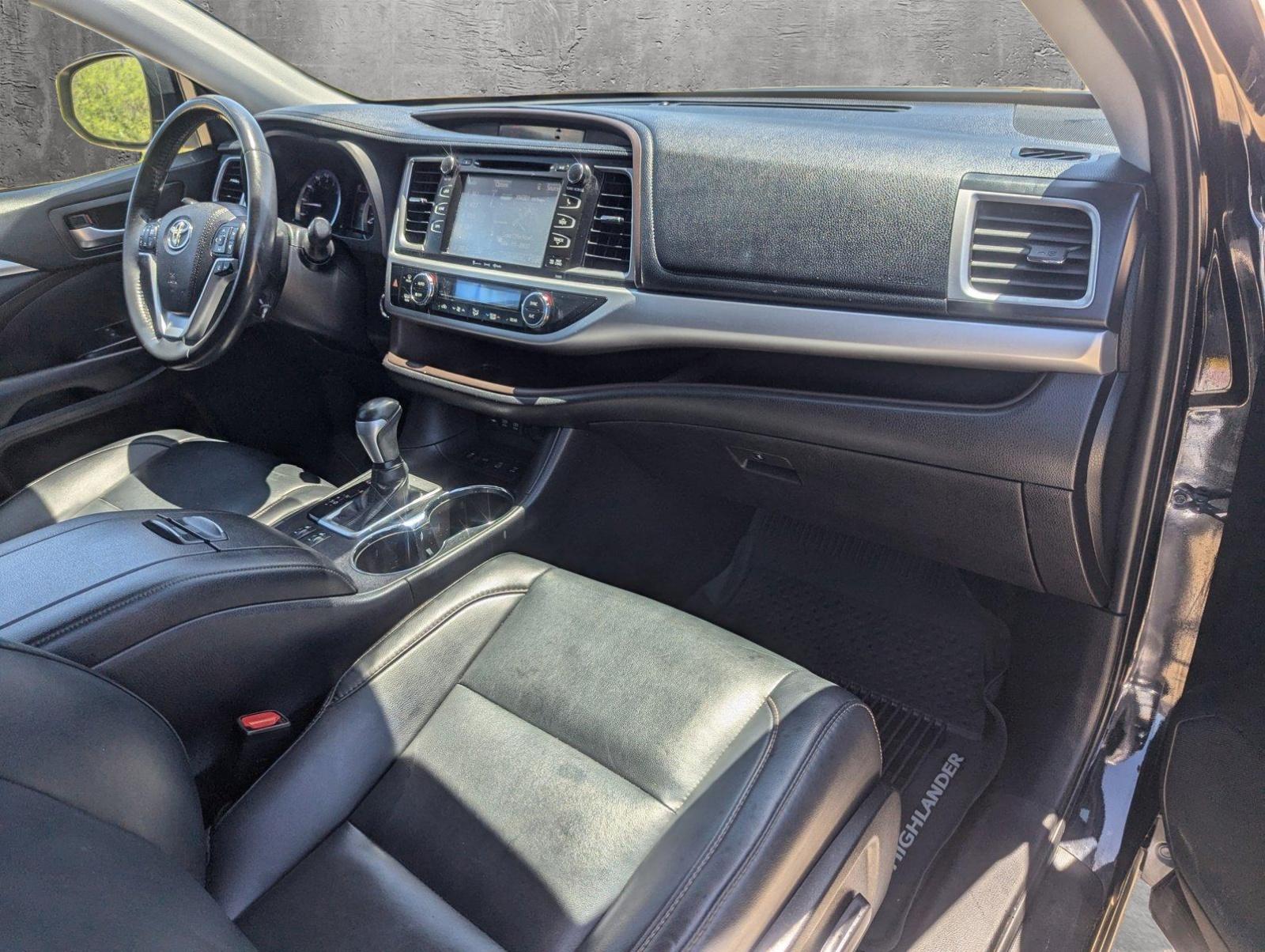 2019 Toyota Highlander Vehicle Photo in CORPUS CHRISTI, TX 78412-4902