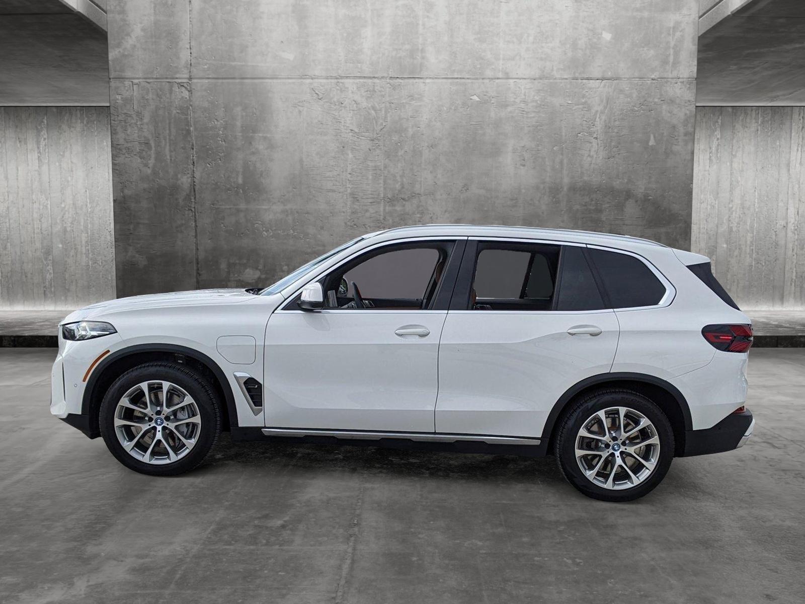 2024 BMW X5 xDrive50e Vehicle Photo in Delray Beach, FL 33444