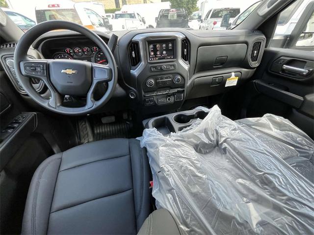 2024 Chevrolet Silverado 3500 HD Chassis Cab Vehicle Photo in ALCOA, TN 37701-3235