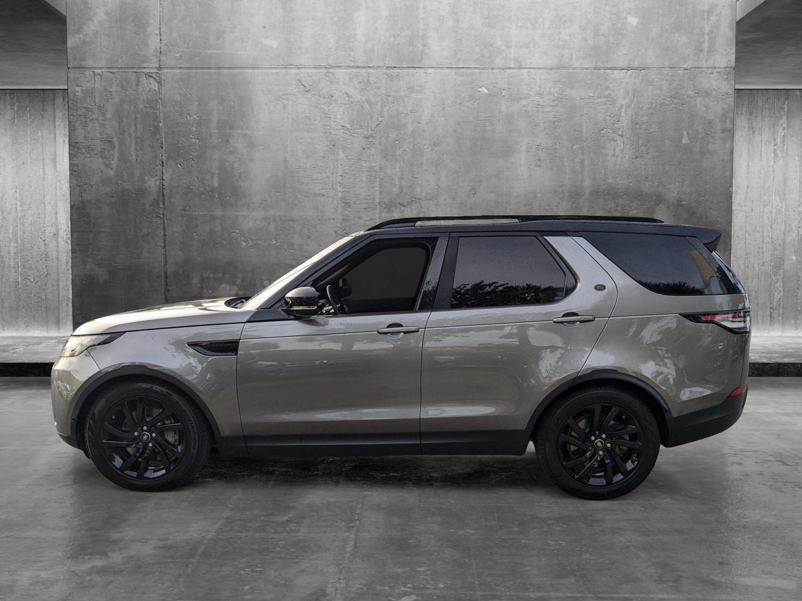 2019 Land Rover Discovery Vehicle Photo in Miami, FL 33169