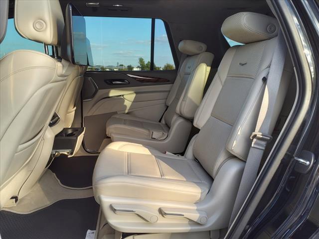 2021 Cadillac Escalade Vehicle Photo in DENTON, TX 76210-9321