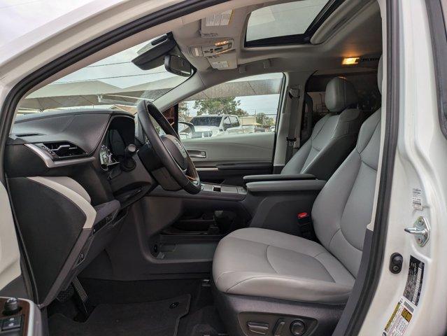 2022 Toyota Sienna Vehicle Photo in SELMA, TX 78154-1459