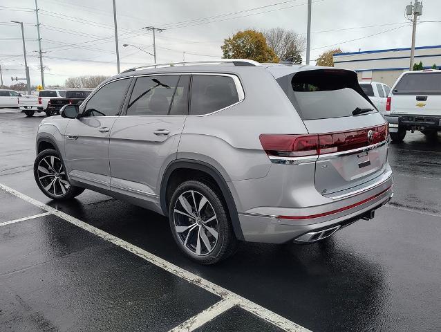 2024 Volkswagen Atlas Vehicle Photo in GREEN BAY, WI 54304-5303