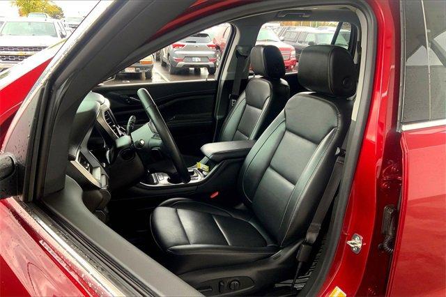 2023 GMC Acadia Vehicle Photo in TOPEKA, KS 66609-0000