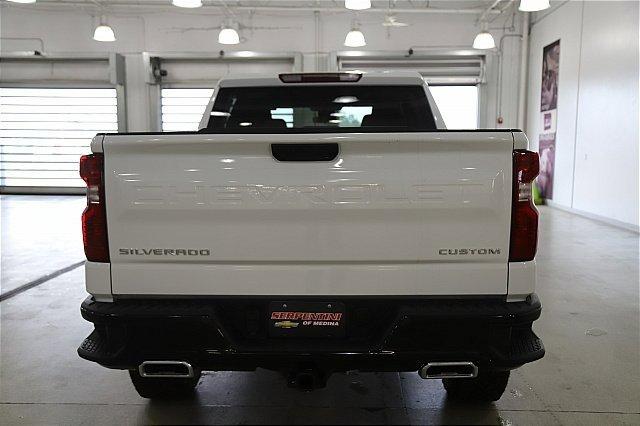 2025 Chevrolet Silverado 1500 Vehicle Photo in MEDINA, OH 44256-9001