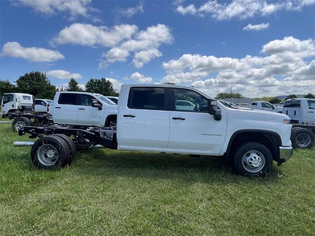 2024 Chevrolet Silverado 3500 HD Vehicle Photo in ALCOA, TN 37701-3235