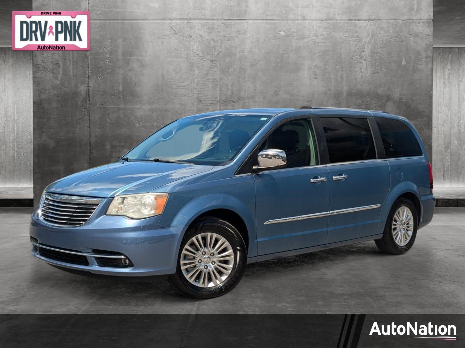 2012 Chrysler Town & Country Vehicle Photo in St. Petersburg, FL 33713