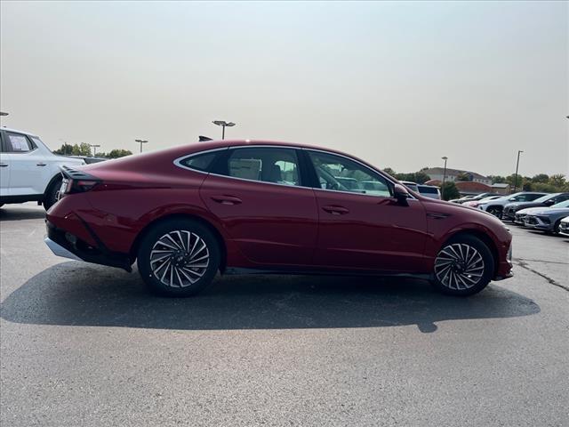 2024 Hyundai SONATA Hybrid Vehicle Photo in O'Fallon, IL 62269