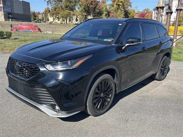 2023 Toyota Highlander Vehicle Photo in Willow Grove, PA 19090