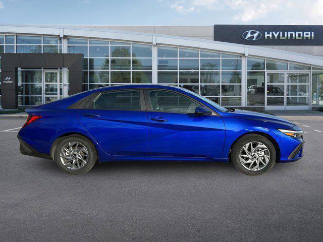 2024 Hyundai ELANTRA Vehicle Photo in O'Fallon, IL 62269