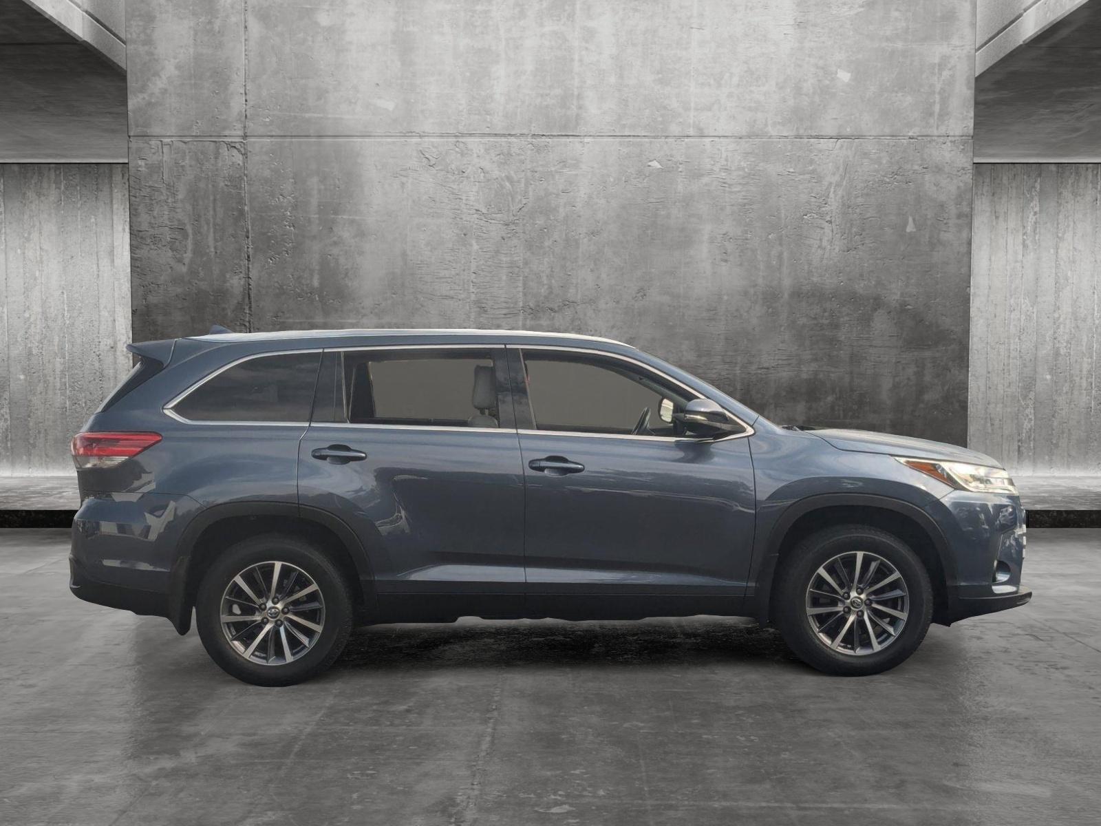 2019 Toyota Highlander Vehicle Photo in Cockeysville, MD 21030-2508