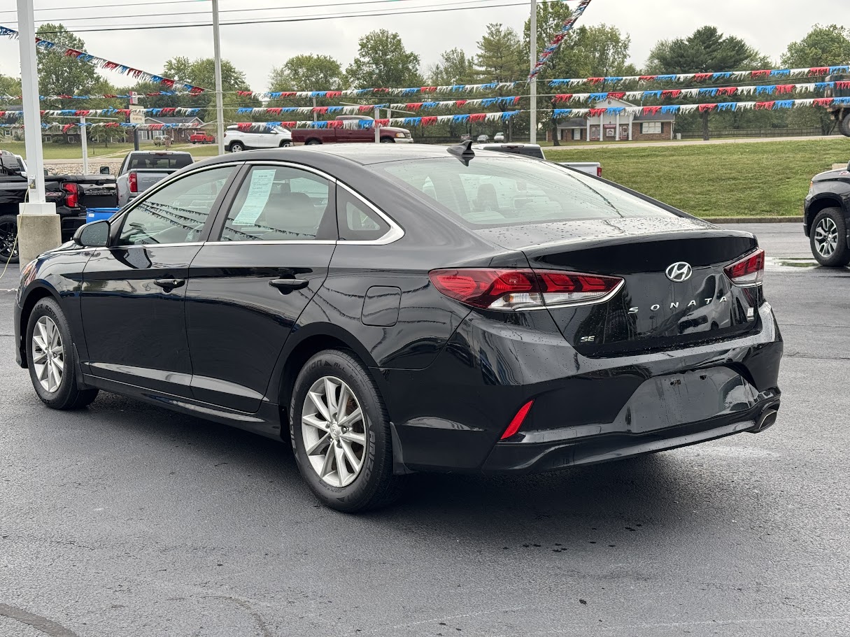 2018 Hyundai Sonata Vehicle Photo in BOONVILLE, IN 47601-9633