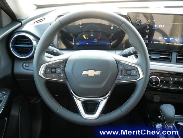 2025 Chevrolet Trax Vehicle Photo in MAPLEWOOD, MN 55119-4794