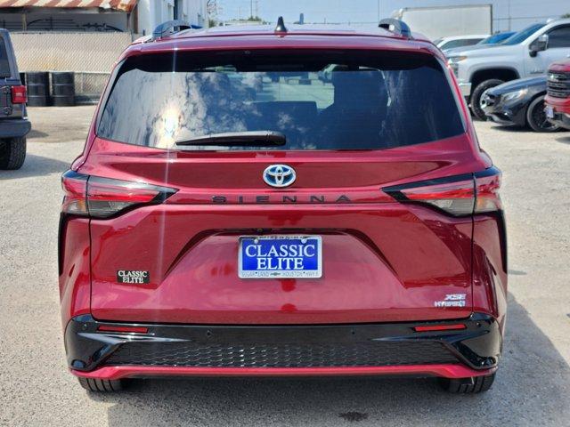 2022 Toyota Sienna Vehicle Photo in SUGAR LAND, TX 77478-0000