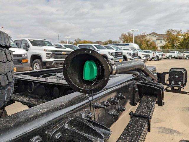 2023 Chevrolet Silverado Chassis Cab Vehicle Photo in SELMA, TX 78154-1460