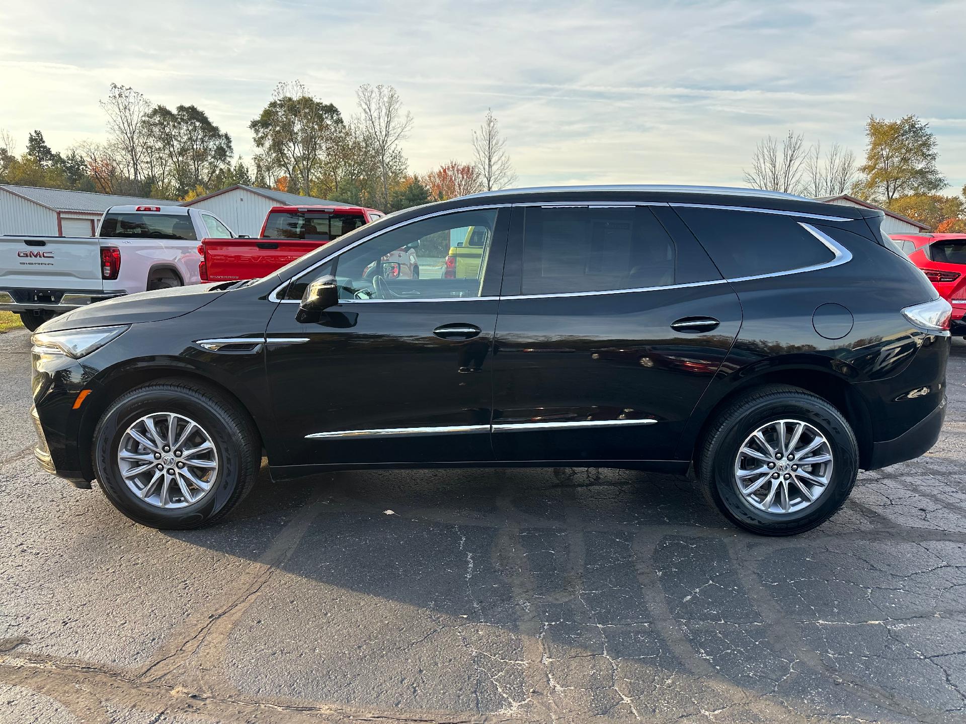 2024 Buick Enclave Vehicle Photo in CLARE, MI 48617-9414