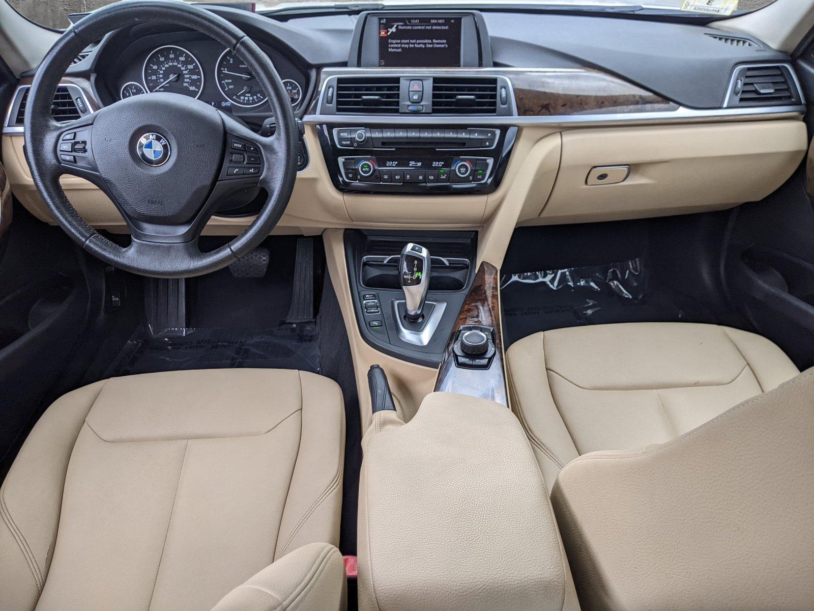 2017 BMW 320i Vehicle Photo in PEMBROKE PINES, FL 33024-6534