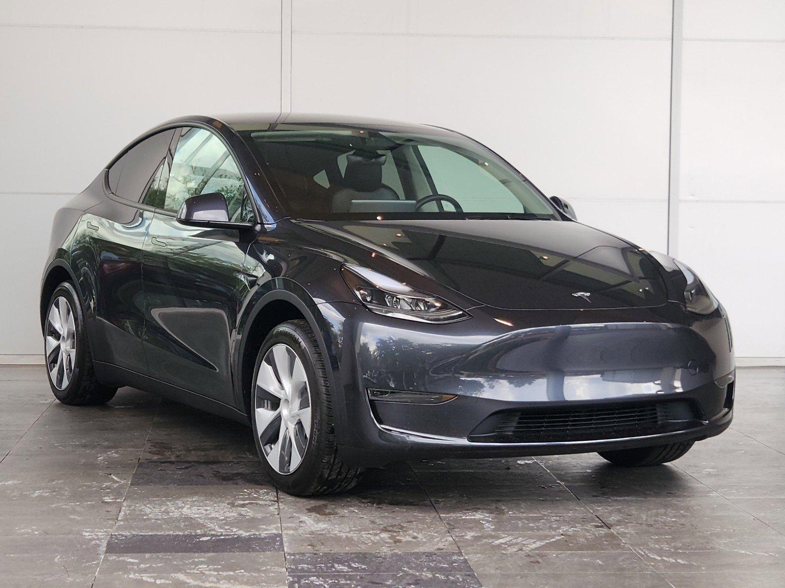 2024 Tesla Model Y Vehicle Photo in HOUSTON, TX 77079-1502