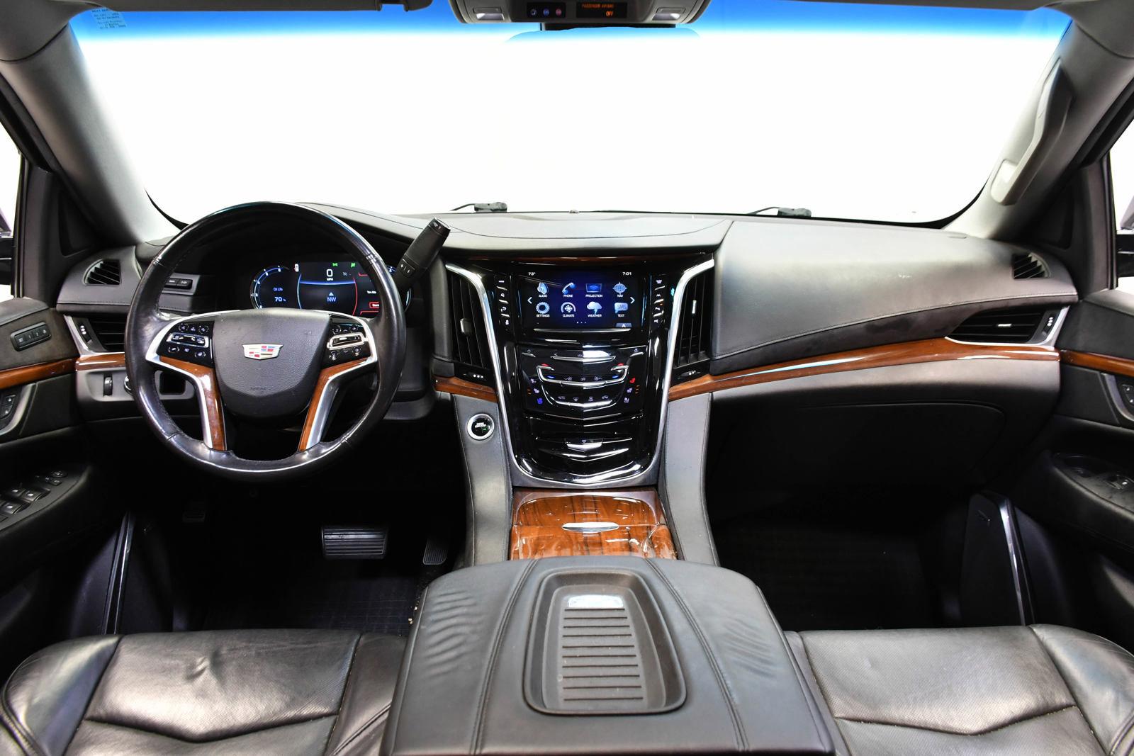 2018 Cadillac Escalade Vehicle Photo in DALLAS, TX 75235