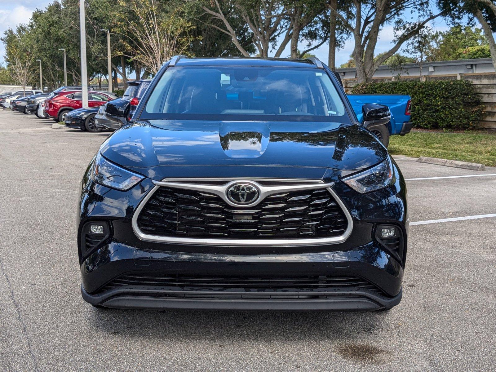 2023 Toyota Highlander Vehicle Photo in West Palm Beach, FL 33417