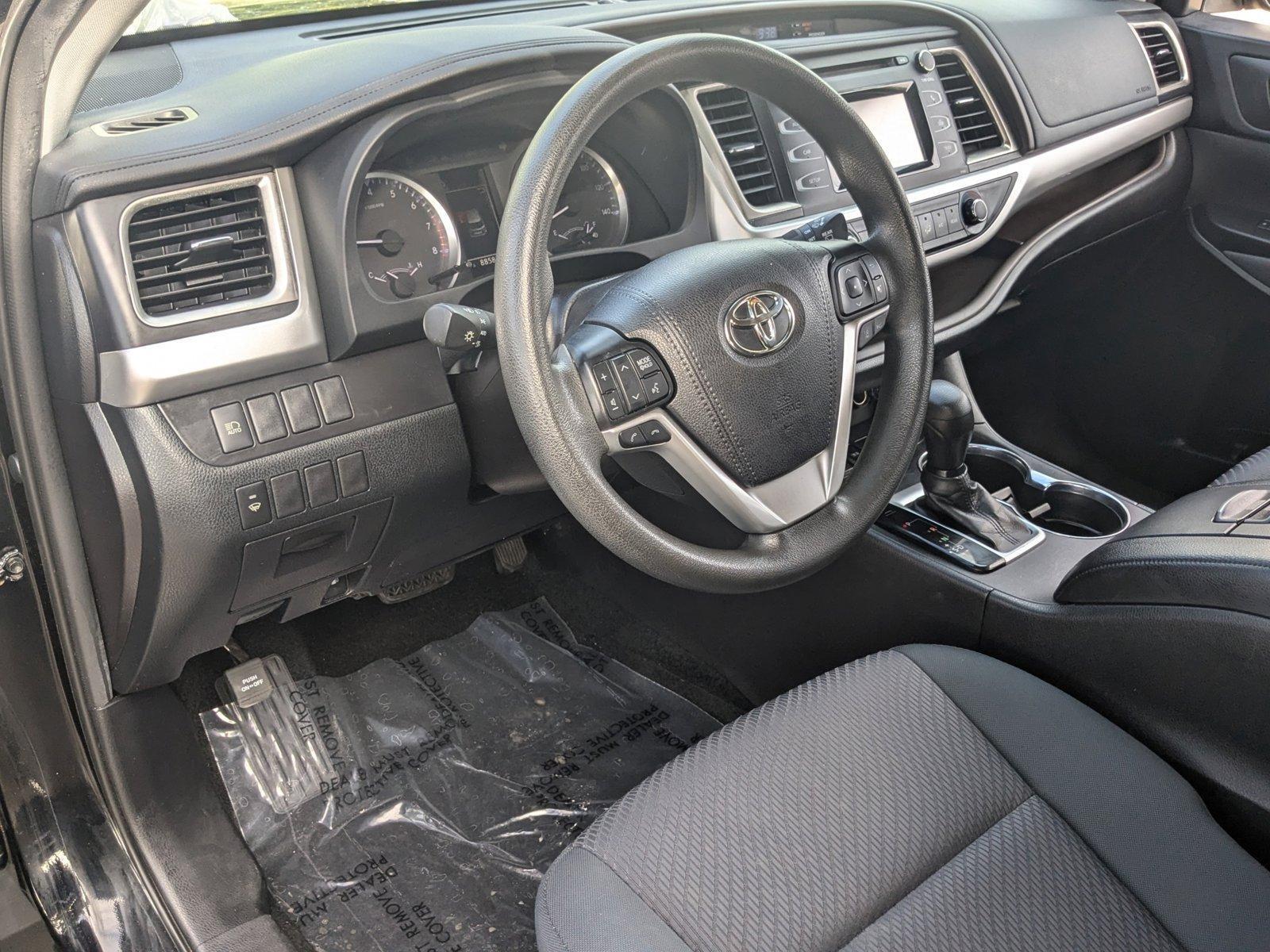 2019 Toyota Highlander Vehicle Photo in Davie, FL 33331