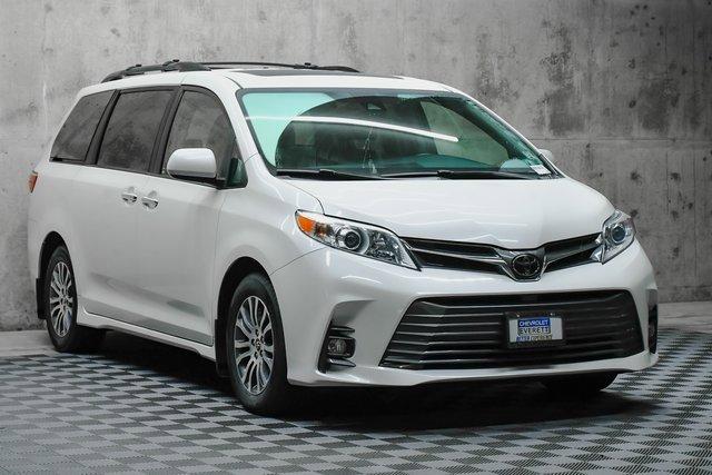 2018 Toyota Sienna Vehicle Photo in EVERETT, WA 98203-5662