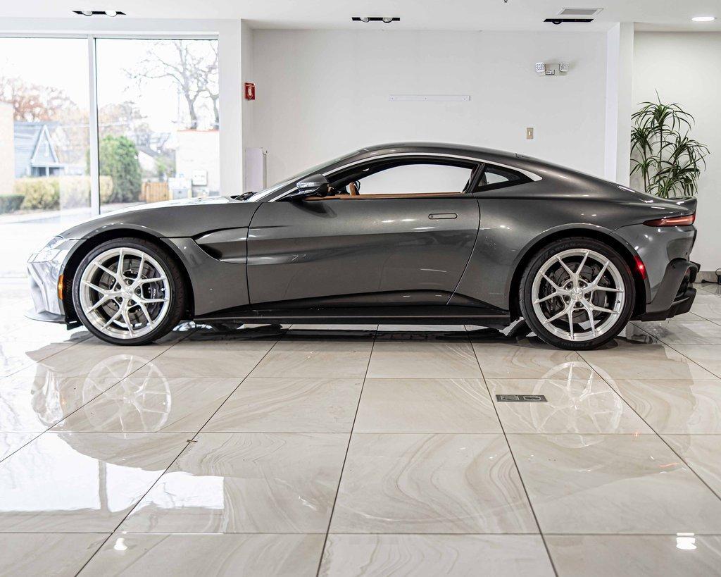 2019 Aston Martin Vantage Vehicle Photo in Saint Charles, IL 60174