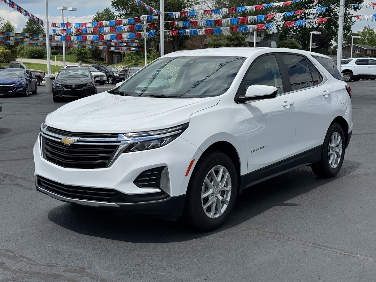 2023 Chevrolet Equinox Vehicle Photo in BOONVILLE, IN 47601-9633