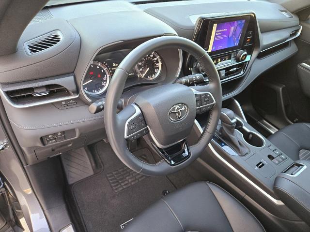 2023 Toyota Highlander Vehicle Photo in WEATHERFORD, TX 76087