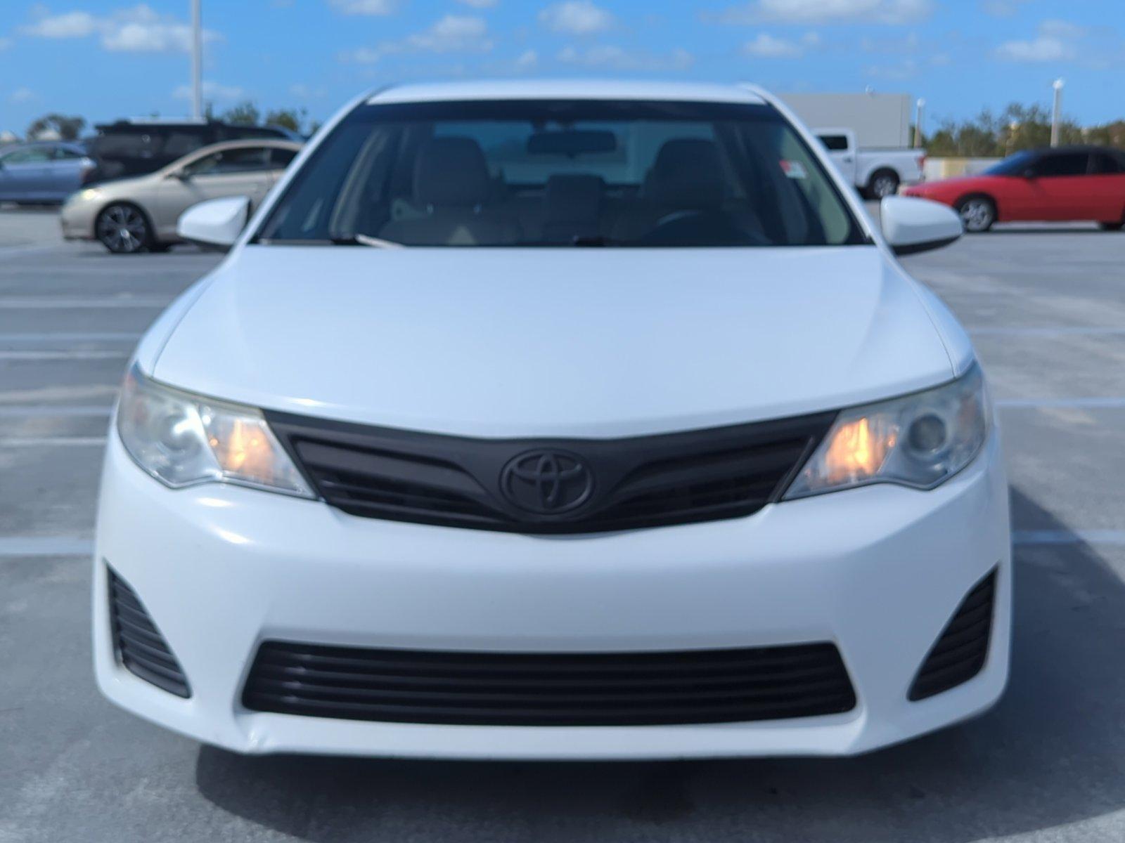 2013 Toyota Camry Hybrid Vehicle Photo in Ft. Myers, FL 33907