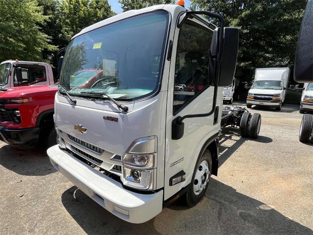 2025 Chevrolet Low Cab Forward 3500 Vehicle Photo in ALCOA, TN 37701-3235