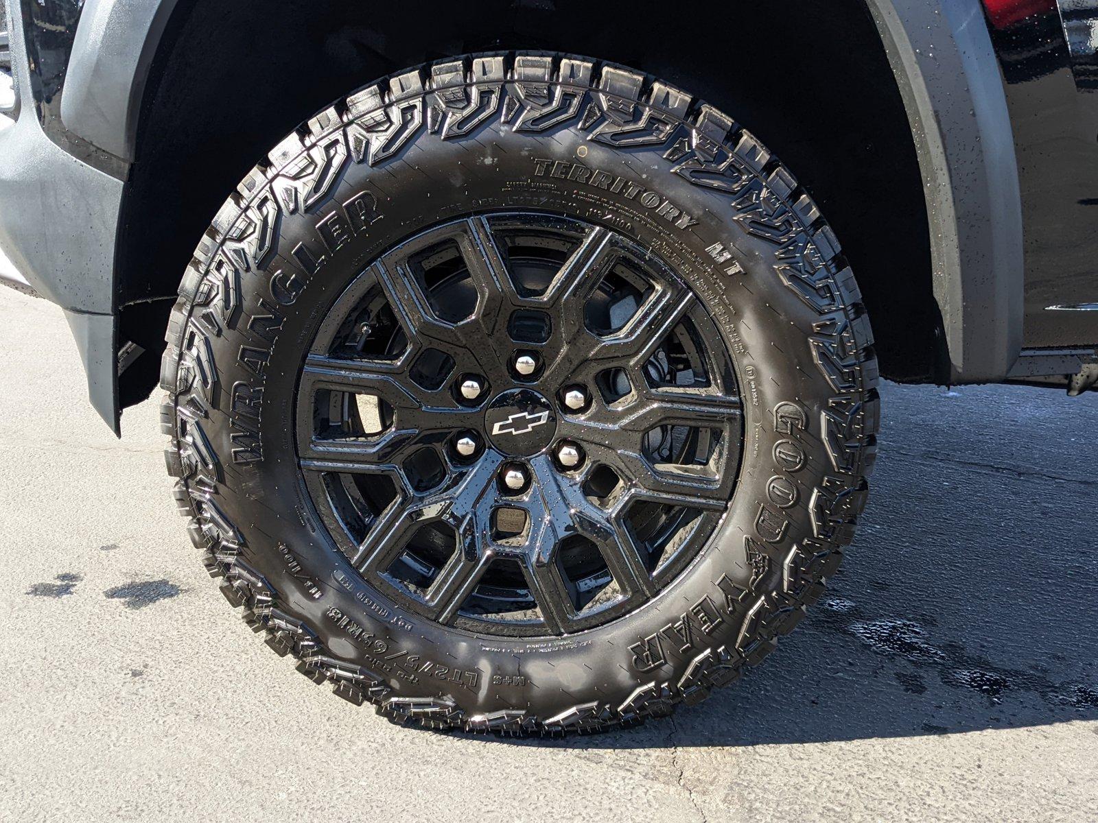 2024 Chevrolet Colorado Vehicle Photo in VALENCIA, CA 91355-1705