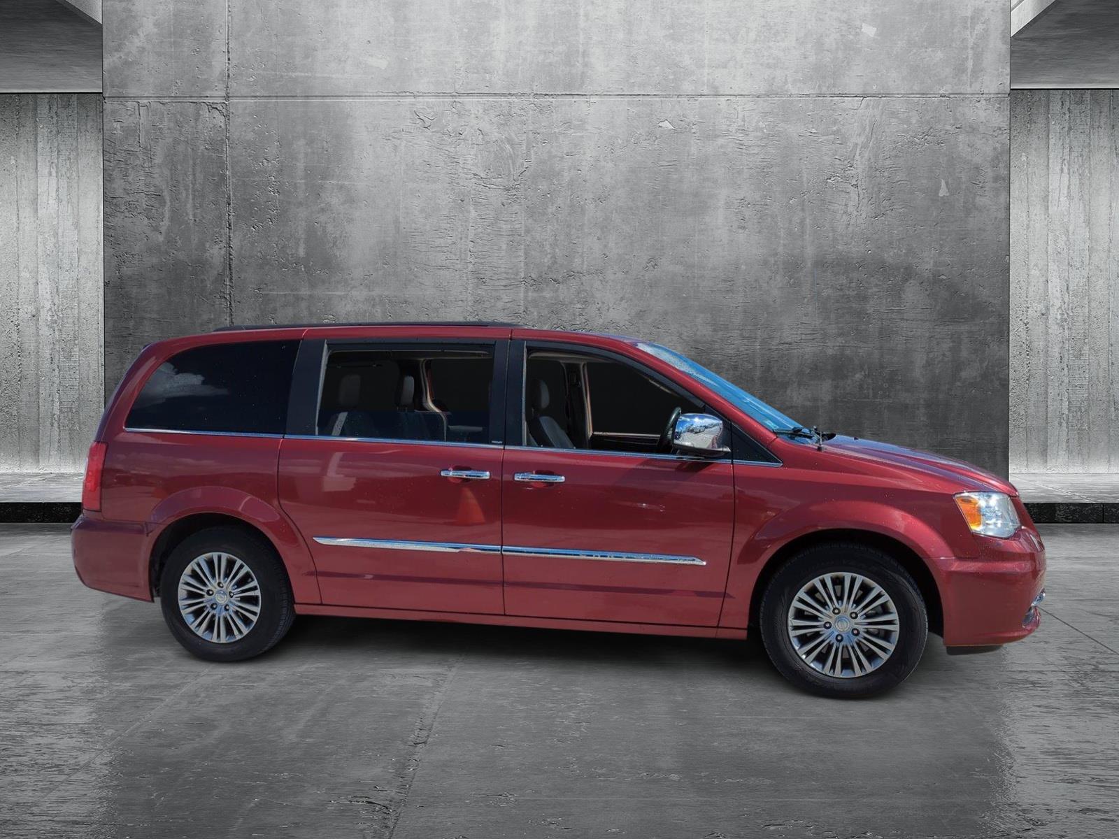 2014 Chrysler Town & Country Vehicle Photo in Ft. Myers, FL 33907