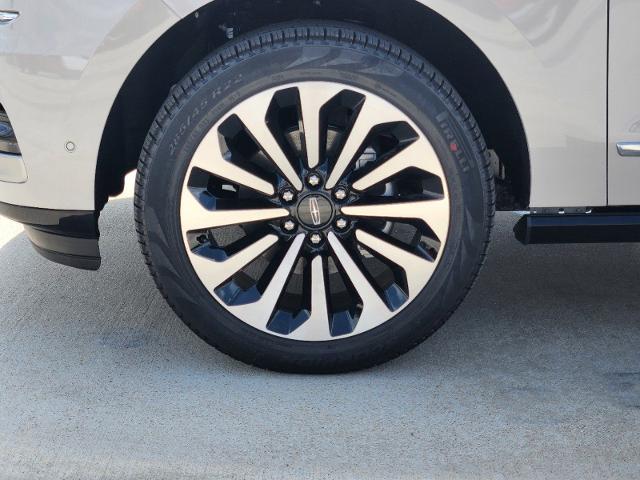 2024 Lincoln Navigator Vehicle Photo in Stephenville, TX 76401-3713