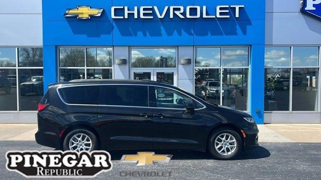 2022 Chrysler Pacifica Vehicle Photo in REPUBLIC, MO 65738-1299