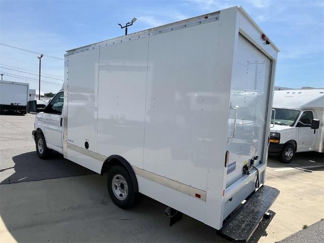 2024 Chevrolet Express Cutaway 3500 Vehicle Photo in ALCOA, TN 37701-3235