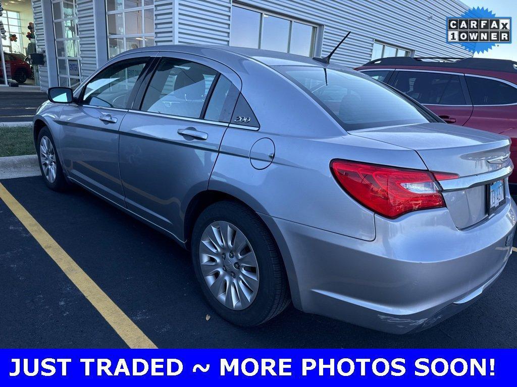 2013 Chrysler 200 Vehicle Photo in Plainfield, IL 60586