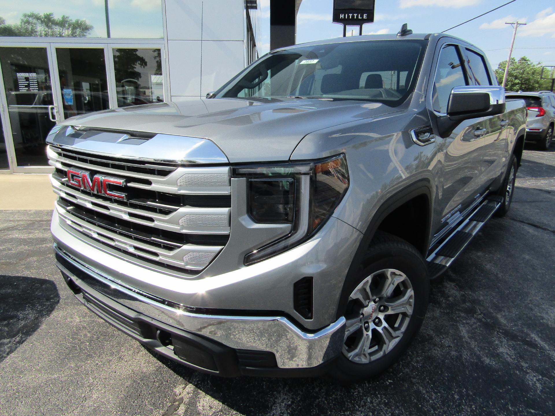 2024 GMC Sierra 1500 Vehicle Photo in GREENVILLE, OH 45331-1026