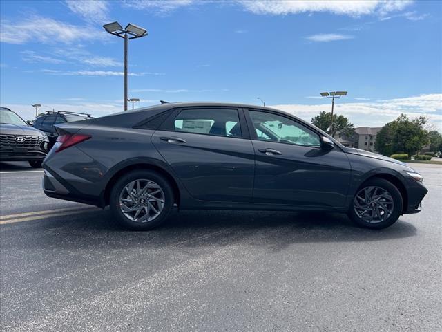 2024 Hyundai ELANTRA Vehicle Photo in O'Fallon, IL 62269