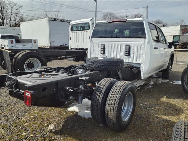 2024 GMC Sierra 3500 HD Chassis Cab Vehicle Photo in LYNDHURST, NJ 07071-2008