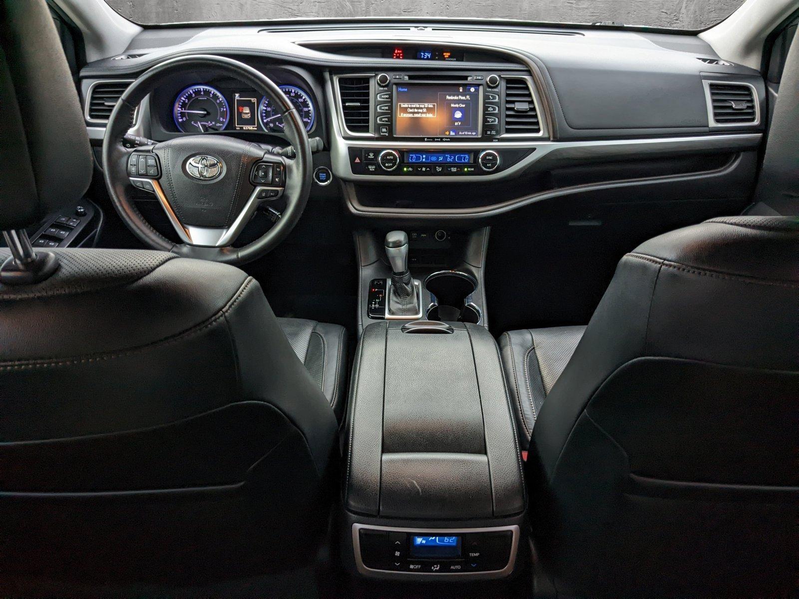 2019 Toyota Highlander Vehicle Photo in Davie, FL 33331