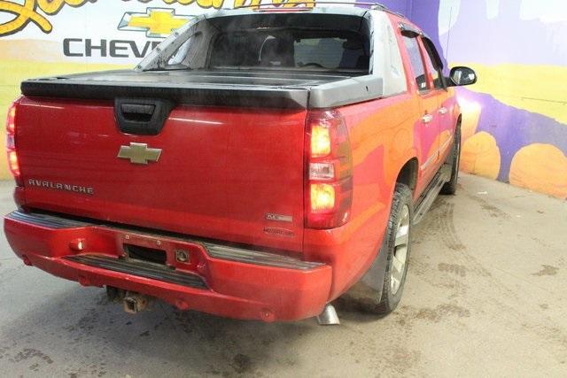 2011 Chevrolet Avalanche Vehicle Photo in GRAND LEDGE, MI 48837-9199