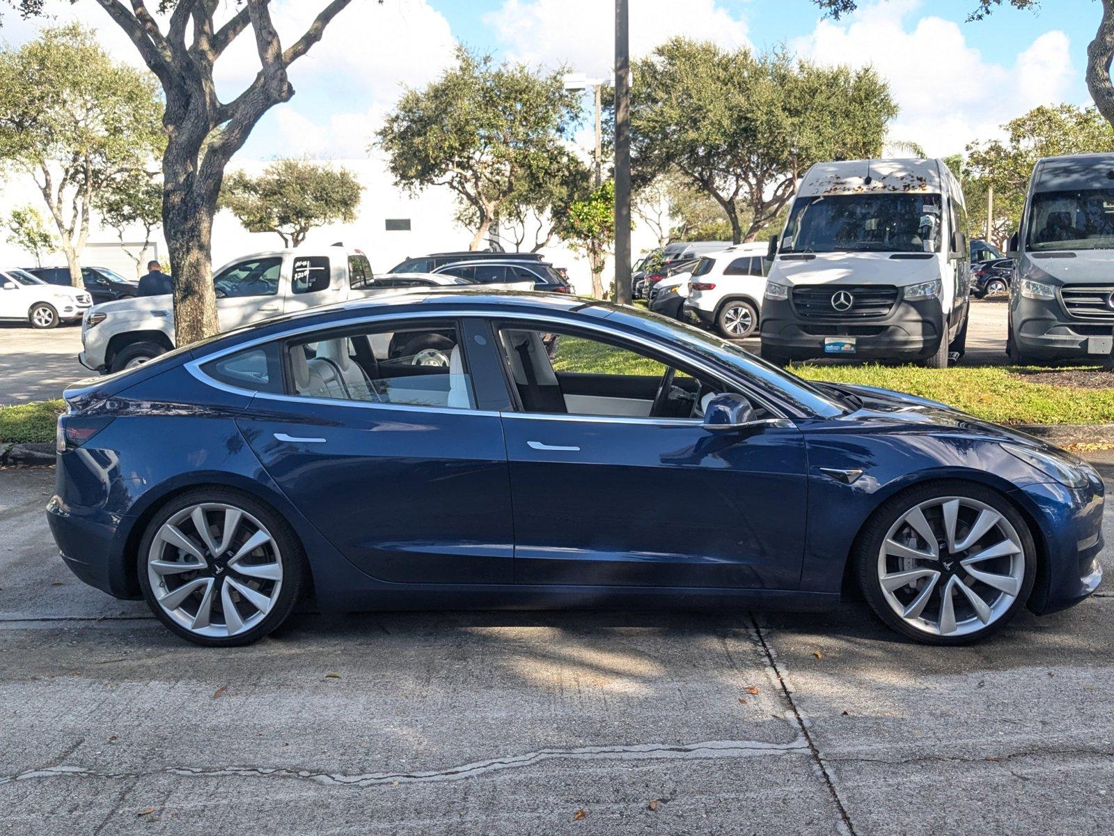 2018 Tesla Model 3 Vehicle Photo in Coconut Creek, FL 33073