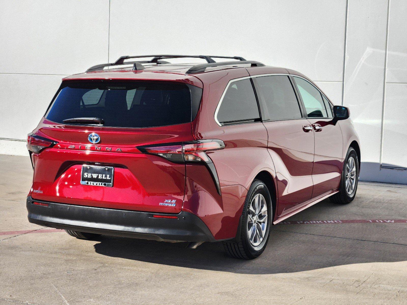 2022 Toyota Sienna Vehicle Photo in GRAPEVINE, TX 76051-8302