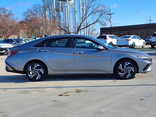 2025 Hyundai ELANTRA Vehicle Photo in Peoria, IL 61615