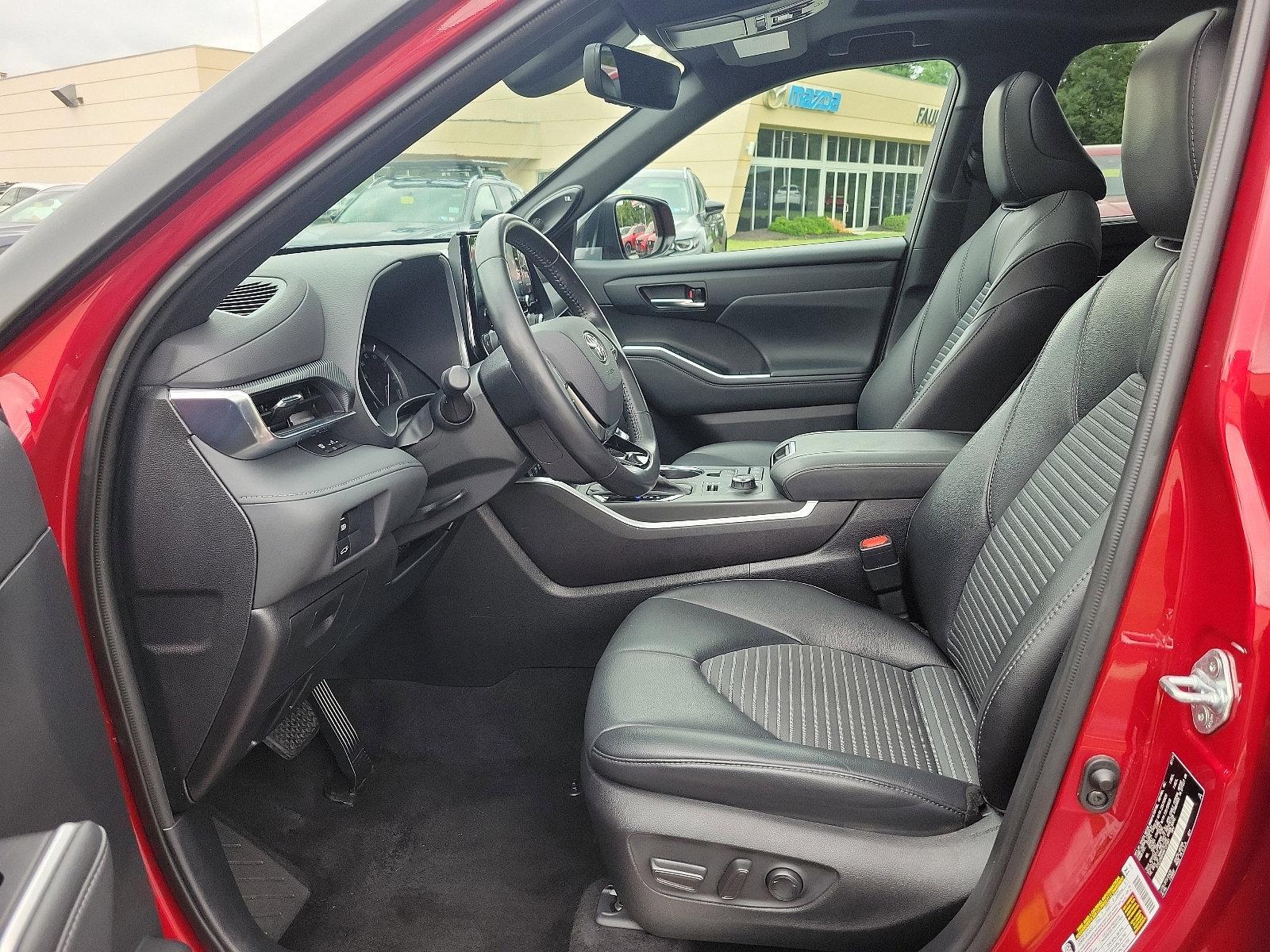 2021 Toyota Highlander Vehicle Photo in Harrisburg, PA 17111